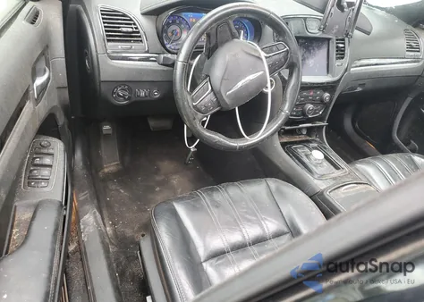 2022 Chrysler 300 S z USA, uszkodzony, nr VIN 2C3CCABG2NH167651